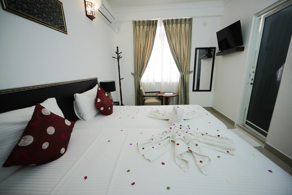 Vilu Rest Hotel Male Bagian luar foto